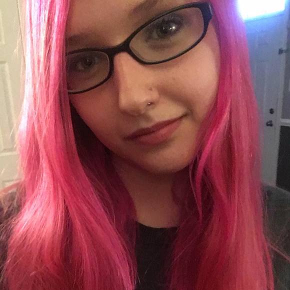 Meet your Posher, Lanie - Picture 1 of 1